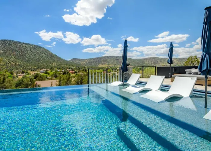 Luxe Retreat Private Heated Pool Views Holiday home