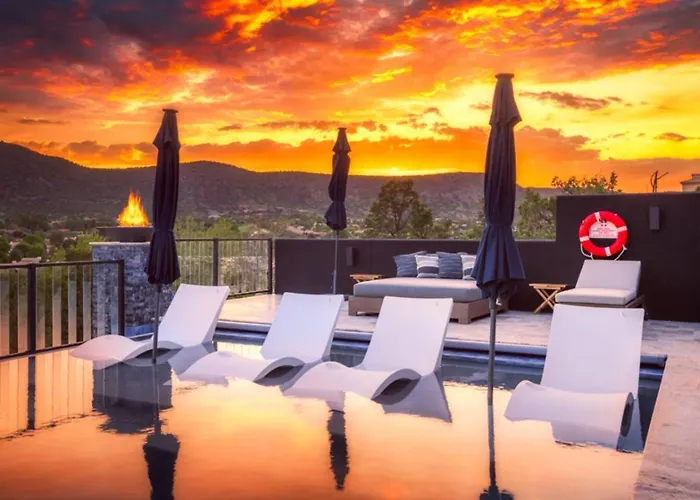 Luxe Retreat Private Heated Pool Views Holiday home *
