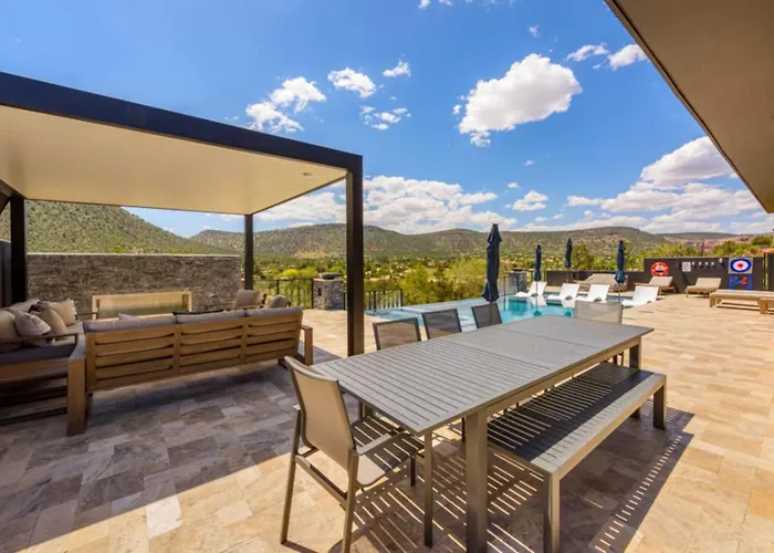 Luxe Retreat Private Heated Pool Views Holiday home