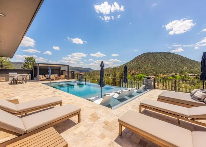Luxe Retreat Private Heated Pool Views Holiday home *